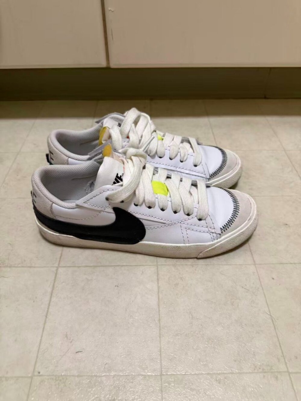 Nike Women’s Blazer Low ‘77 Jumbo Women Size 8.5 (Men 7)